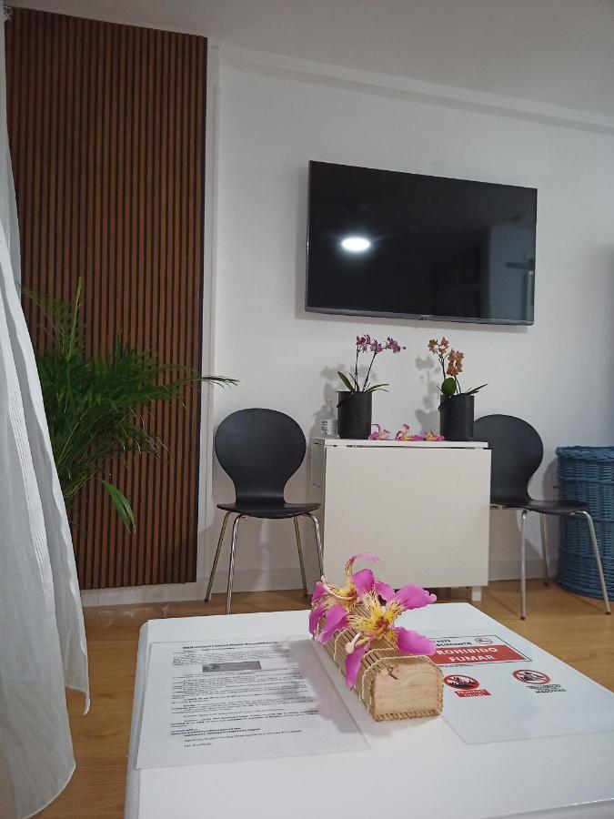 Sweet Home Benalmadena, Estudio Con Vistas Al Mar Y Excelente Conexion Wifi, Para No Fumadores, Con Piscinas, Sea Views, With Swimming Pools, Completely Renovated, Ideal For Older People, Bright With Morning Sun, No Smoking ภายนอก รูปภาพ